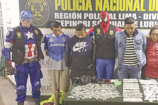 Marvel művelet: szuperhősöknek öltözött rendőrök ütöttek rajta egy drogtanyán