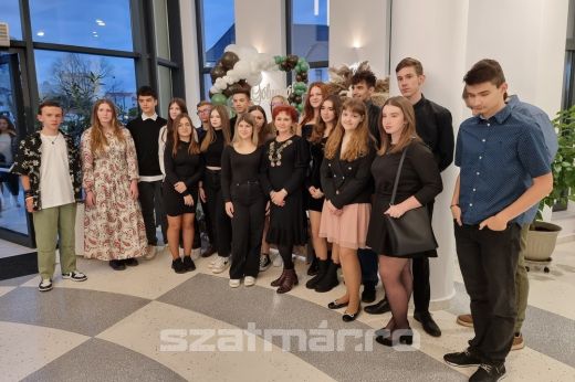 Pergett a Hám János Líceum gólyabálja, akárcsak egy sikerfilm - KÉPGALÉRIA, VIDEÓ