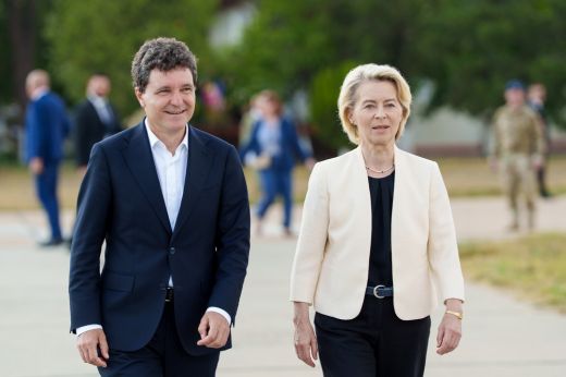 Az EB-elnök Romániában: Önök segítenek megvédeni Európa légi és tengeri biztonságát