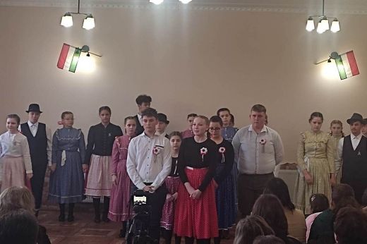 Sárközújlak. A 48-49-es forradalomra emlékezett a Hagyományőrző Egyesület Ifjúsági csoportja
