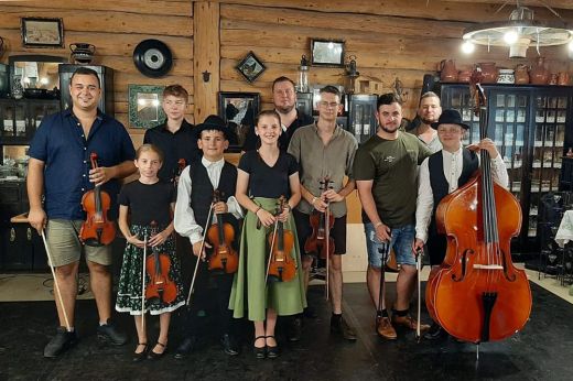 Közös zenéléssel zárták a tanévet a borókás vonósok