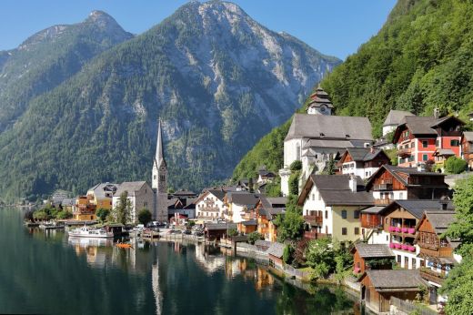 Szelfiket ellehetetlenítő paravánnal küzd a turisták ellen a Jégvarázs történetét ihlető kisváros