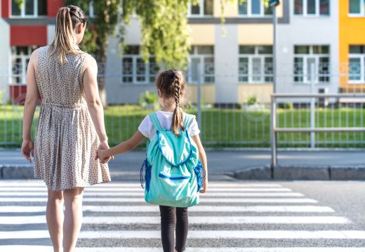 Segítenek feltölteni az adatokat Sárközújlakon a Szülöföldön magyarul támogatáshoz. Mutatjuk a szükséges iratokat!