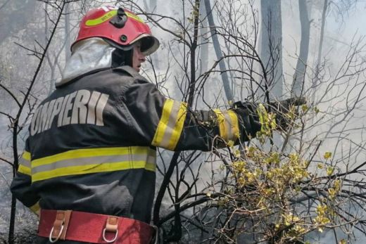 Egyre gyakoribbak a tűzesetek, a Vaskapunál egy hete ég az erdő