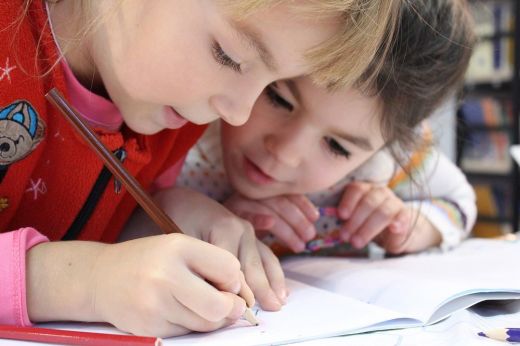 Hétfőn kezdődik a tanítás, de a sívakációra sem kell már sokat várni