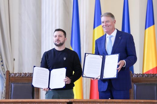Az ukrán elnök stratégiai partnerségről írt alá közös nyilatkozatot Bukarestben