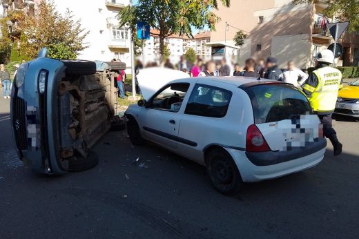 Baleset a Ganeán: egy 30 év körüli férfit kellett kiszabadítani a roncsból