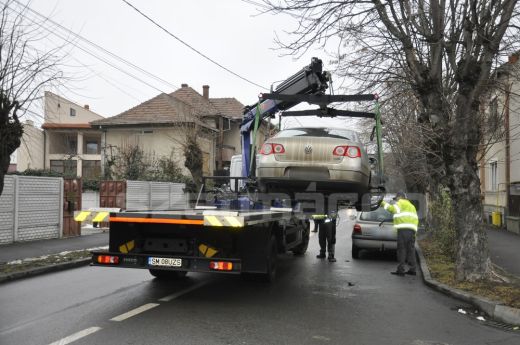 Közel 8500 bírságot szabtak ki tavaly szabálytalan parkolás miatt. Mutatjuk azt is, hány járművet vitt el a lopóautó!