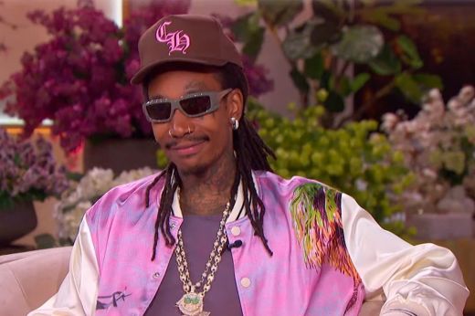 Büntetőeljárás alatt Wiz Khalifa, aki fellépése közben marihuánás cigarettát szívott a Beach, Please! fesztiválon