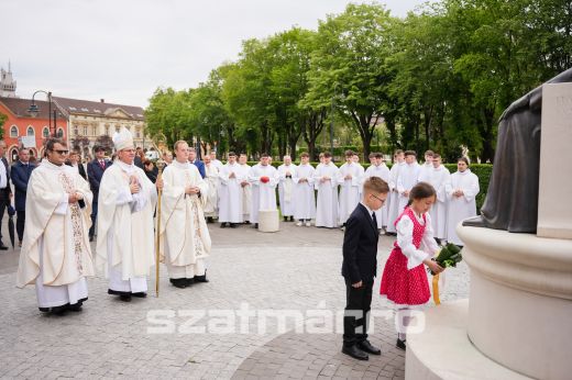 Szentmisével, koszorúzással és megnyitó ünnepséggel startolt el a XXVII. Hám János Napok - Képgaléria