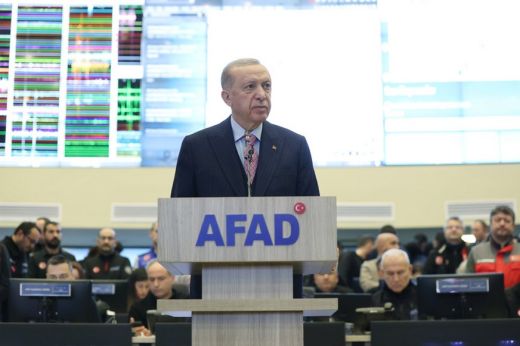 Erdogan: legkevesebb 912 halottjuk van a földrengéseknek