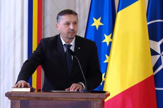 A tanügyminiszter nem támogatja a mobiltelefonok teljes betiltását az iskolában, de szigorú kontrollt javasol