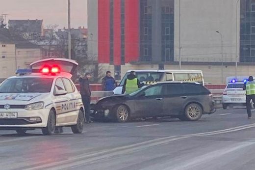 Fagyos reggel: három gépjármű ütközött össze a reggeli csúcsforgalomban