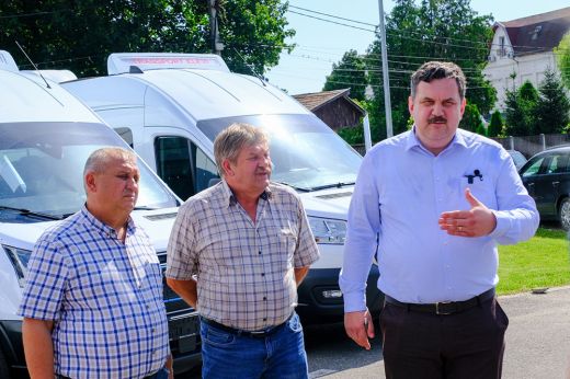Nyolc Szatmár megyei községet támogatott elektromos iskolabusszal a megyei tanács