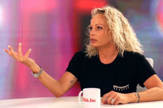 Megjöttek Fresh Andi friss eredményei a mellrák kapcsán, így van most az énekesnő
