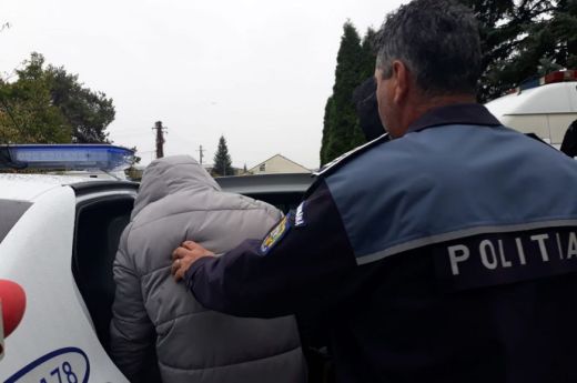 Jogosítványt kenőpénzért! Oktató és vizsgáztató bukott le Szatmárnémetiben