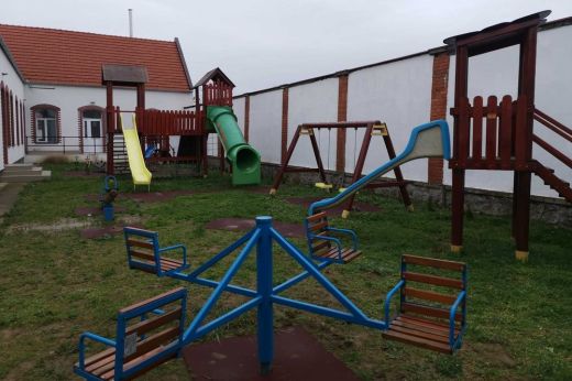 Halmi. Csúsznak a megkezdett beruházások, az óvoda készen, de üresen áll