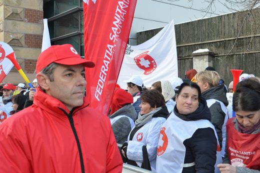 Magasabb bérekért és a létszámstop feloldásáért tüntettek az egészségügyi szakszervezetek