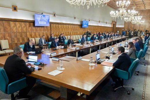 Elfogadta a kormány a határozatot: 3000 lejre nő januártól az országos bruttó minimálbér
