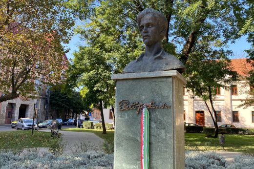 Dobrára kerül Petőfi Sándor mellszobra