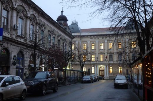 Kiskorú lányoknak adott el kábítószert a Szatmár megyei férfi