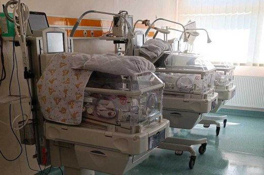 Riasztó számok! Nyolc újszülöttet hagytak a kórházban, 81 édesanya még kiskorú volt