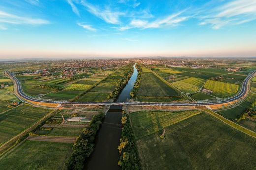 Karnyújtásnyira a szatmári körgyűrű átadása