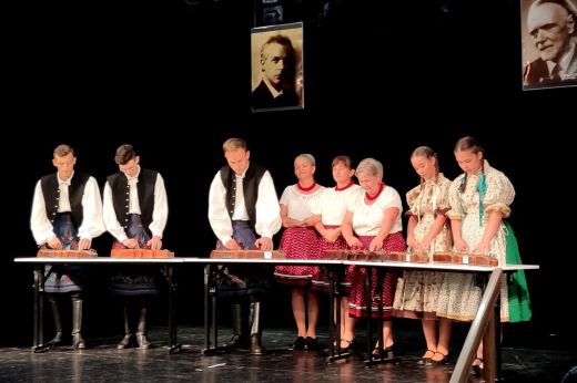 Remekül szerepelt és továbbjutott az országos döntőbe a Pusztadaróci Vadrózsa Citeracsoport