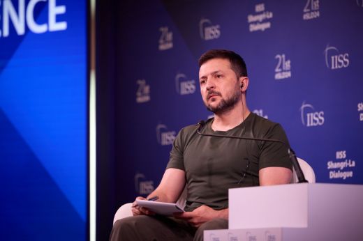 Zelenszkij aláírta a középiskolai és egyetemi hallgatók katonai alapképzéséről szóló törvényt