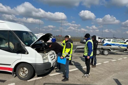 Közösen ellenörzött a rendőrség és a RAR: a nem megfelelő méretű kerék miatt is vontak be forgalmit