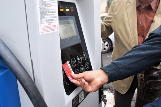 Üzemelnek az első elektromos töltőállomások - KÉPEK