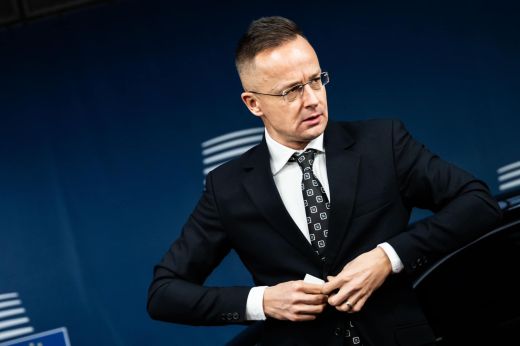 Szijjártó Péter: a mi érdekünk az, hogy Romániának stabil kormánya legyen
