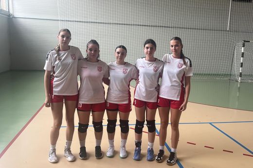 Az Olimpia VSK öt kézilabdázó lányát hívták meg a kadet válogatottba