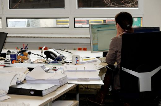 Félelem és reszketés a munkaerőpiacon: a legtöbben váratlan elbocsátástól és fizetéscsökkenéstől tartanak
