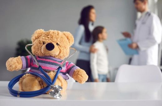 Jó hír kicsiknek és nagyoknak: új gyermekorvossal bővül a szatmárnémeti Korall Klinika csapata