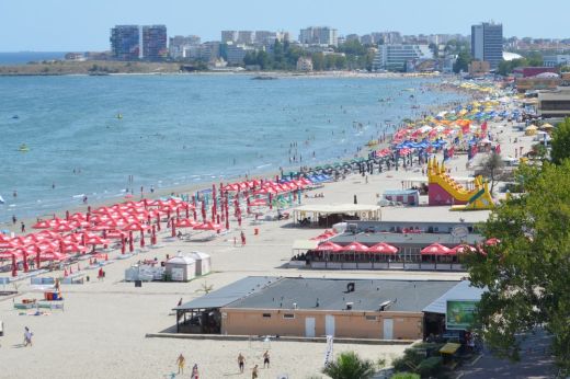 Több mint 75 ezer turistára számítanak a szállodások a május elsejei háromnapos hétvégén a román tengerparton