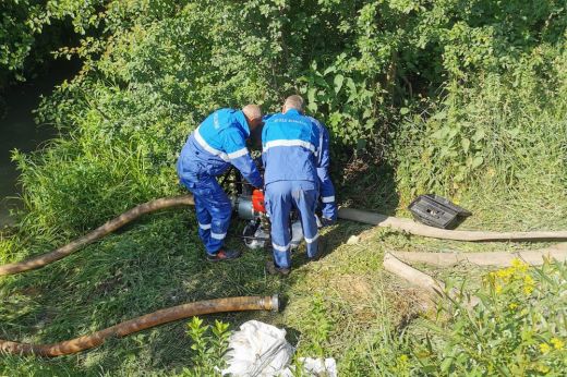 Tíz motoros szivattyú folyamatos működtetésével csökkentik a Korond-patak vizének sótartalmát