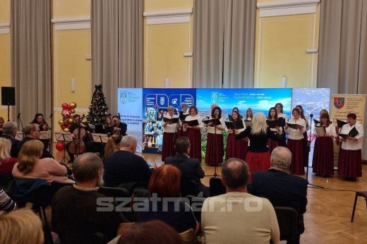 Szívmelengető karácsonyi dallamok az Iparosotthonban - Videó