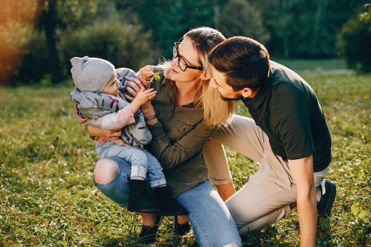 Intotero: szigorítják a hivatásos nevelőszülővé válás feltételeit