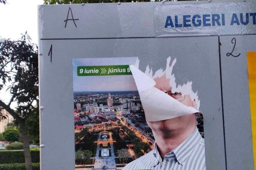 Rendszeresen rongálják az RMDSZ választási plakátjait