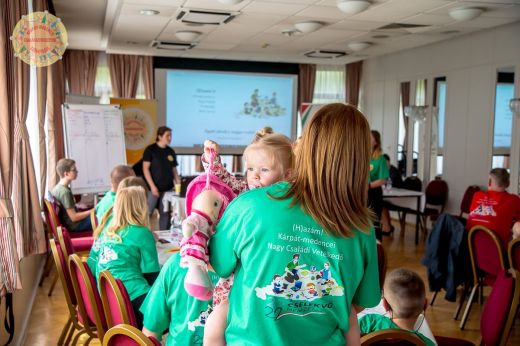 Játékra hívják a Kárpát-medence családjait – Regisztráljanak a harmadik Nagy Családi Vetélkedőre!