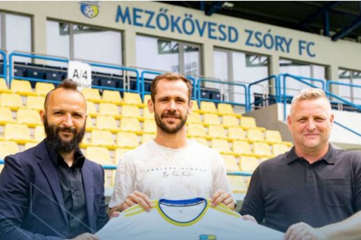 Az egyik erdélyi középpályás csapatot keres, a másik már be is mutatkozott
