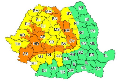 Záporokra, zivatarokra figyelmeztető riasztások vannak érvényben szerdáig