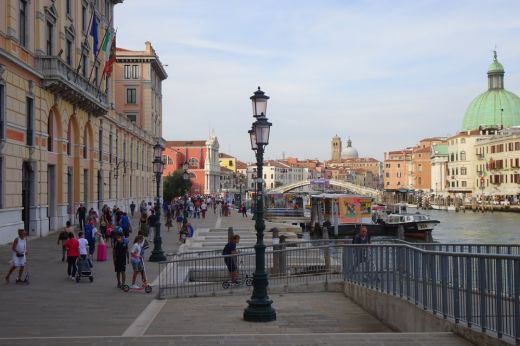 Velence városába több mint százezren léptek be a legelső fizetős napon