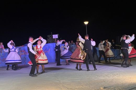 Nemzetközi folkfesztiválon vesz részt a szárazberki Lehajló Rozmaring Néptánccsoport
