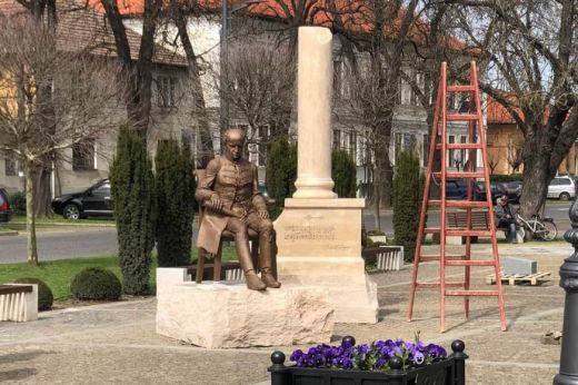 Kelemen Hunor és Novák Katalin jelenlétében leplezik le szerdán a Kölcsey-szobrot Nagykárolyban