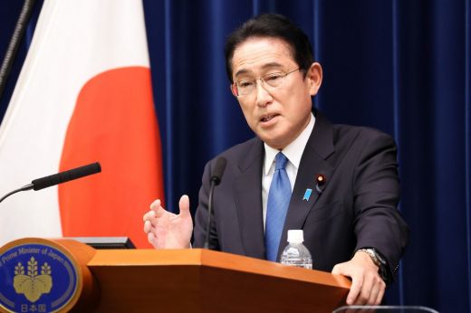 Óva intett az atomfegyverek bevetésétől a japán miniszterelnök