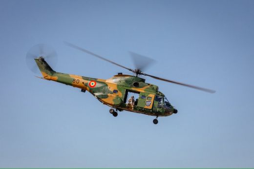 Katonai helikopterek Szatmárnémeti felett. Toborozzák a jövő pilótáit
