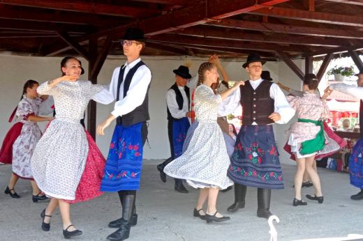Idén is felverik a port Bogdánd színpadán. Jön a 34. Nemzetiségek Folklórfesztiválja