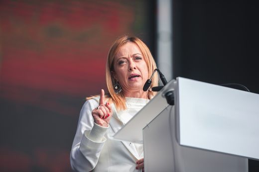 Giorgia Meloni: Meg kell állítani a migrációt!